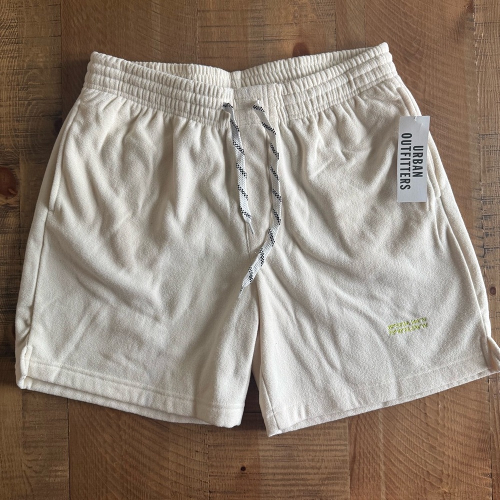 Urban Outfitters Men’s Fleece Shorts - Cream (Medium)